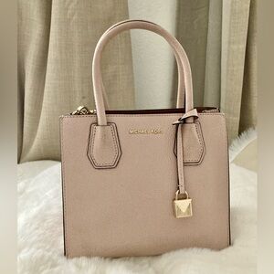 👜Michael Kors Medium Leather Accordion Crossbody